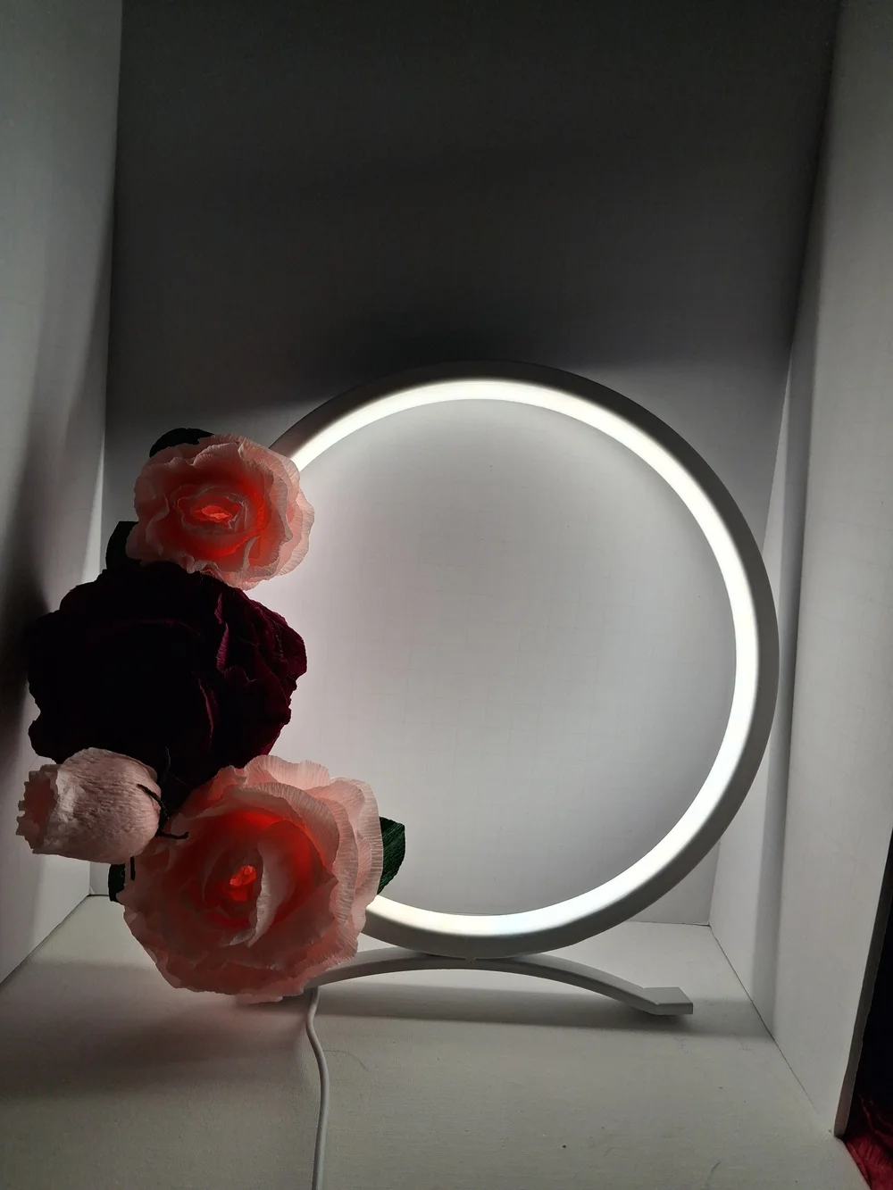 Round LED Light with Pink And Burgundy Rose Accent, 3 Light Tones And Dimmer